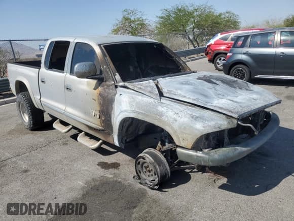 ✅ 2000 Dodge Dakota Sport • VIN: 1B7HG2AZ8YS735123 • Lot: 62329005. Wystawiony na Copart z przebiegiem Nie podano. Bezpłatny archiwum sprzedaży aukcyjnych z USA i szczegółowy raport historii pojazdu na DreamBid. Zdjęcie 4.