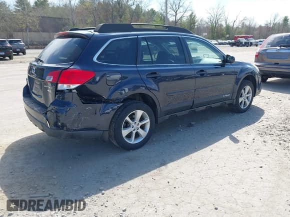 ✅ 2013 Subaru Outback Premium • VIN: 4S4BRBGC4D3228318 • Лот: 42098245. Опубликован ранее на IAAI с пробегом 111 884 миль. Бесплатный доступ к архиву аукционных продаж из США и подробный отчёт об истории автомобиля на DreamBid. Изображение 4.