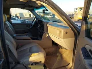 ✅ 2003 Chevrolet Suburban LS • VIN: 1GNEC16T43J269726 • Лот: 41109855. Опубликован ранее на IAAI с пробегом 122 820 миль. Бесплатный доступ к архиву аукционных продаж из США и подробный отчёт об истории автомобиля на DreamBid. Изображение 5.