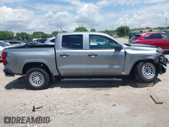 ✅ 2025 Chevrolet Colorado 4WD Work Truck • VIN: 1GCPTBEK6S1131541 • Lot: 42496564. Listed on IAAI with 3,041 mi. Free auction sales archive from the USA and detailed vehicle history report at DreamBid. Image 14.