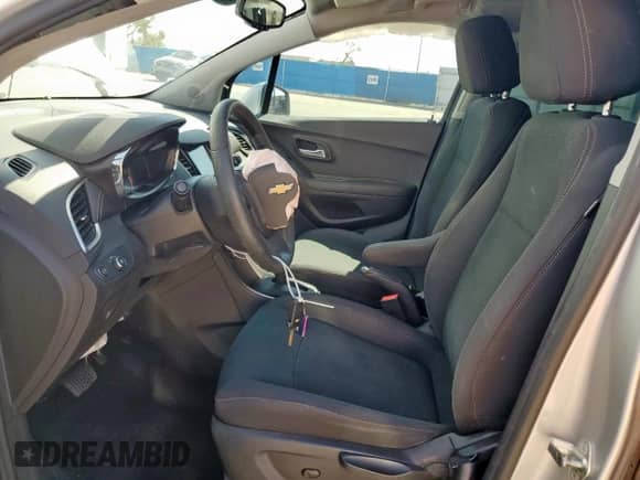 2018 Chevrolet Trax LS z VIN 3GNCJKSB1JL237743, wystawiony jako Copart lot #81329025 z przebiegiem 57 945 mil mil oraz Szkoda całkowita • Salvage title. Historia ofert i sprzedaży dostępna na DreamBid. Obrazek 7.