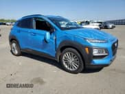 ✅ 2020 Hyundai Kona SEL • VIN: KM8K22AAXLU411534 • Лот: 84053995. Опубликован ранее на Copart с пробегом 29 396 миль. Бесплатный доступ к архиву аукционных продаж из США и подробный отчёт об истории автомобиля на DreamBid. Изображение 4.