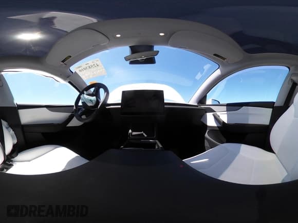 ✅ 2026 Tesla Model Y Long Range Launch Series • VIN: 7SAYGDEE6TF356259 • Лот: 42583010. Опубликован ранее на IAAI с пробегом 738 миль. Бесплатный доступ к архиву аукционных продаж из США и подробный отчёт об истории автомобиля на DreamBid. Изображение 21.