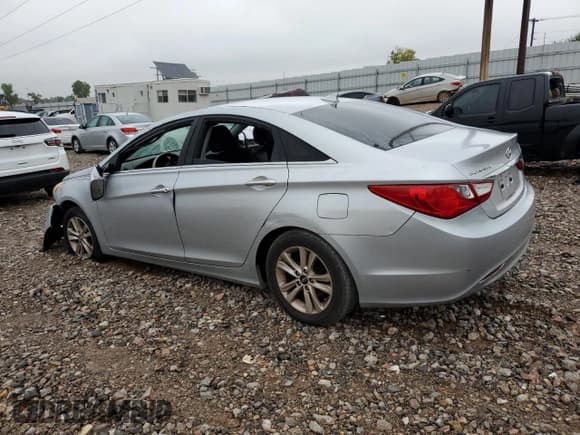 ✅ 2013 Hyundai Sonata GLS • VIN: 5NPEB4AC0DH657809 • Lot: 72523294. Listed on Copart with 192,404 mi. Free auction sales archive from the USA and detailed vehicle history report at DreamBid. Image 2.