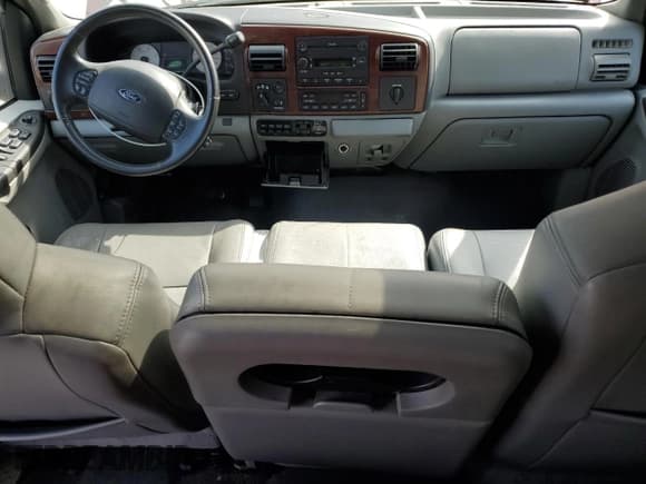 ✅ 2006 Ford F-250 XL • VIN: 1FTSW21P56EC15478 • Лот: 61055425. Опубликован ранее на Copart с пробегом 121 704 миль. Бесплатный доступ к архиву аукционных продаж из США и подробный отчёт об истории автомобиля на DreamBid. Изображение 8.