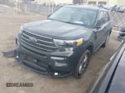 ✅ 2023 Ford Explorer XLT • VIN: 1FMSK8DH6PGA37181 • Lot: 42125900. Wystawiony na IAAI z przebiegiem 37 808 mil. Bezpłatny archiwum sprzedaży aukcyjnych z USA i szczegółowy raport historii pojazdu na DreamBid. Zdjęcie 2.