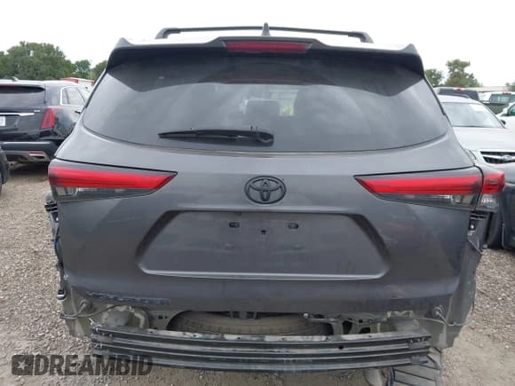 ✅ 2022 Toyota Highlander L • VIN: 5TDCZRAH5NS117041 • Lot: 42829998. Wystawiony na IAAI z przebiegiem 53 347 mil. Bezpłatny archiwum sprzedaży aukcyjnych z USA i szczegółowy raport historii pojazdu na DreamBid. Zdjęcie 15.