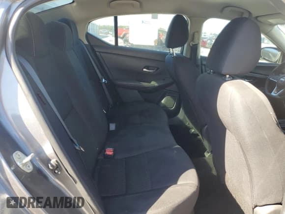 ✅ 2021 Nissan Sentra S • VIN: 3N1AB8BV3MY207891 • Lot: 92326375. Wystawiony na Copart z przebiegiem 142 214 mil. Bezpłatny archiwum sprzedaży aukcyjnych z USA i szczegółowy raport historii pojazdu na DreamBid. Zdjęcie 10.