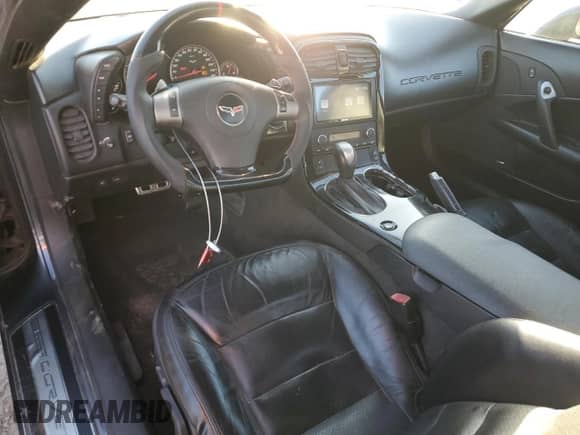 2009 Chevrolet Corvette с VIN 1G1YY36W795107256, выставлен на аукционе Copart как лот 50815345 с пробегом 112 147 миль миль и Списание • Salvage title. История ставок и продаж доступна на DreamBid. Изображение 8.