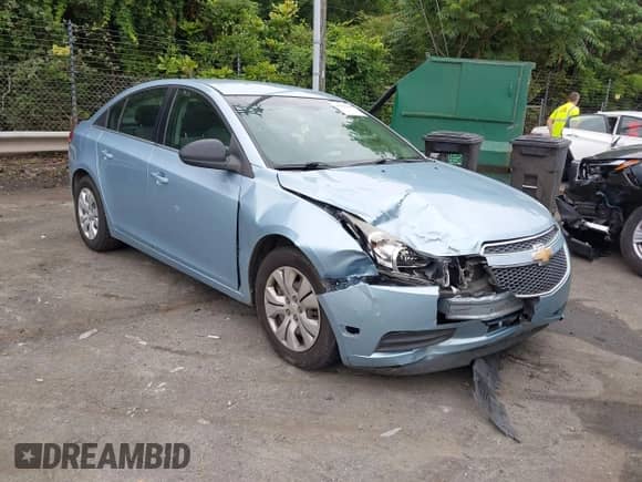 2012 Chevrolet Cruze LS z VIN 1G1PC5SHXC7312918, wystawiony jako IAAI lot #42380000 z przebiegiem 204 452 mil mil oraz . Historia ofert i sprzedaży dostępna na DreamBid. Obrazek 1.