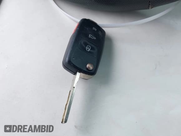 ✅ 2014 Volkswagen Jetta TDI w/Premium/Nav • VIN: 3VWLL7AJ4EM301098 • Lot: 42444151. Listed on IAAI with 180,750 mi. Free auction sales archive from the USA and detailed vehicle history report at DreamBid. Image 11.