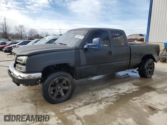 ✅ 2005 Chevrolet Silverado 1500 • VIN: 1GCEC19V35Z303987 • Лот: 44940115. Опубликован ранее на Copart с пробегом 256 414 миль. Бесплатный доступ к архиву аукционных продаж из США и подробный отчёт об истории автомобиля на DreamBid. Изображение 1.