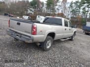 ✅ 2005 Chevrolet Silverado 2500HD Work Truck • VIN: 1GCHK23245F965938 • Lot: 43677906. Wystawiony na IAAI z przebiegiem 238 789 mil. Bezpłatny archiwum sprzedaży aukcyjnych z USA i szczegółowy raport historii pojazdu na DreamBid. Zdjęcie 4.