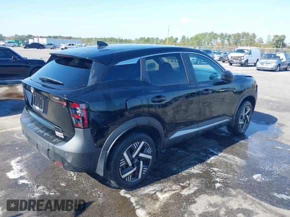 ✅ 2025 Nissan Kicks SV • VIN: 3N8AP6CA0SL306553 • Лот: 43631072. Опубликован ранее на IAAI с пробегом 41 764 миль. Бесплатный доступ к архиву аукционных продаж из США и подробный отчёт об истории автомобиля на DreamBid. Изображение 4.