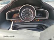 ✅ 2016 Mazda 3 i Sport • VIN: JM1BM1J74G1311644 • Лот: 81464875. Опубликован ранее на Copart с пробегом 83 157 миль. Бесплатный доступ к архиву аукционных продаж из США и подробный отчёт об истории автомобиля на DreamBid. Изображение 9.