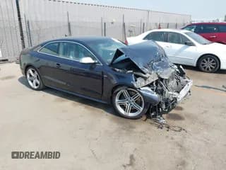 ✅ 2013 Audi S5 Premium Plus • VIN: WAUCGAFR6DA063377 • Лот: 42888709. Опубликован ранее на IAAI с пробегом 126 313 миль. Бесплатный доступ к архиву аукционных продаж из США и подробный отчёт об истории автомобиля на DreamBid. Изображение 1.