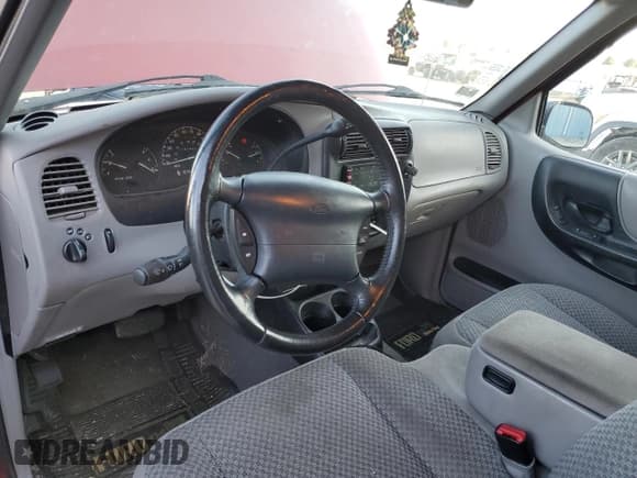 ✅ 1999 Ford Ranger XL • VIN: 1FTYR14V9XPB42773 • Lot: 93105685. Listed on Copart with 141,463 mi. Free auction sales archive from the USA and detailed vehicle history report at DreamBid. Image 8.