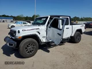 ✅ 2024 Jeep Gladiator Sport S • VIN: 1C6JJTAG1RL113909 • Lot: 53649075. Wystawiony na Copart z przebiegiem 6 136 mil. Bezpłatny archiwum sprzedaży aukcyjnych z USA i szczegółowy raport historii pojazdu na DreamBid. Zdjęcie 1.