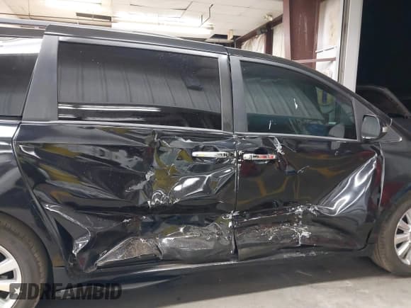 ✅ 2016 Toyota Sienna XLE • VIN: 5TDYK3DC2GS757749 • Лот: 42617318. Опубликован ранее на IAAI с пробегом 139 737 миль. Бесплатный доступ к архиву аукционных продаж из США и подробный отчёт об истории автомобиля на DreamBid. Изображение 6.