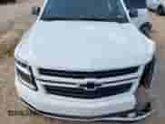 2019 Chevrolet Tahoe Premier z VIN 1GNSKCKJ6KR109319, wystawiony jako Copart lot #60488715 z przebiegiem 96 580 mil mil oraz Szkoda całkowita • Salvage title. Historia ofert i sprzedaży dostępna na DreamBid. Obrazek 12.