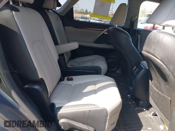 ✅ 2019 Lexus RX 350L Premium • VIN: JTJDZKCA2K2018219 • Lot: 41806570. Wystawiony na IAAI z przebiegiem 52 513 mil. Bezpłatny archiwum sprzedaży aukcyjnych z USA i szczegółowy raport historii pojazdu na DreamBid. Zdjęcie 8.