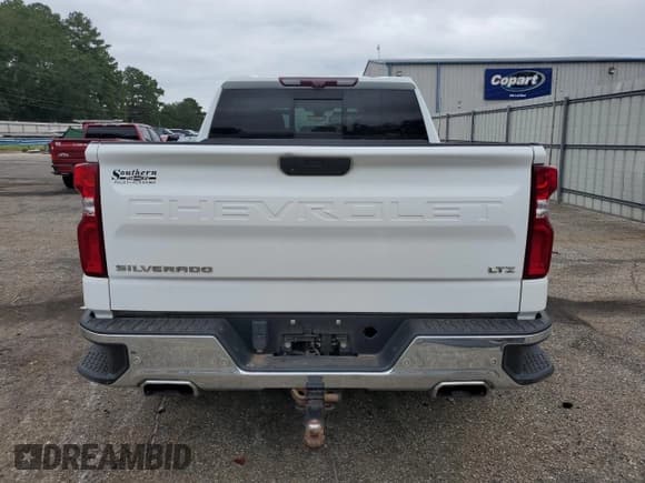 ✅ 2021 Chevrolet Silverado 1500 LTZ • VIN: 1GCUYGED3MZ143086 • Lot: 71022664. Wystawiony na Copart z przebiegiem 58 019 mil. Bezpłatny archiwum sprzedaży aukcyjnych z USA i szczegółowy raport historii pojazdu na DreamBid. Zdjęcie 6.