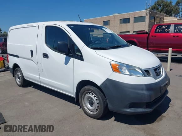 ✅ 2015 Nissan NV200 SV • VIN: 3N6CM0KN4FK730597 • Lot: 40072281. Listed on IAAI with 8,246 mi. Free auction sales archive from the USA and detailed vehicle history report at DreamBid. Image 1.