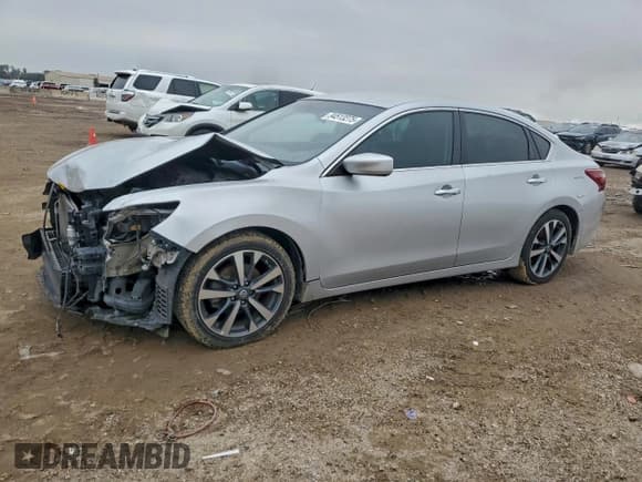 ✅ 2017 Nissan Altima SV • VIN: 1N4AL3AP9HC108111 • Lot: 94513275. Listed on Copart with 94,292 mi. Free auction sales archive from the USA and detailed vehicle history report at DreamBid. Image 1.