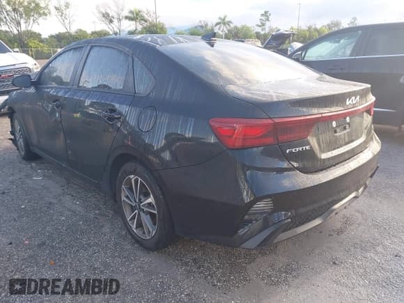 ✅ 2024 Kia Forte LXS • VIN: 3KPF24AD8RE787667 • Lot: 43426519. Wystawiony na IAAI z przebiegiem 10 958 mil. Bezpłatny archiwum sprzedaży aukcyjnych z USA i szczegółowy raport historii pojazdu na DreamBid. Zdjęcie 3.