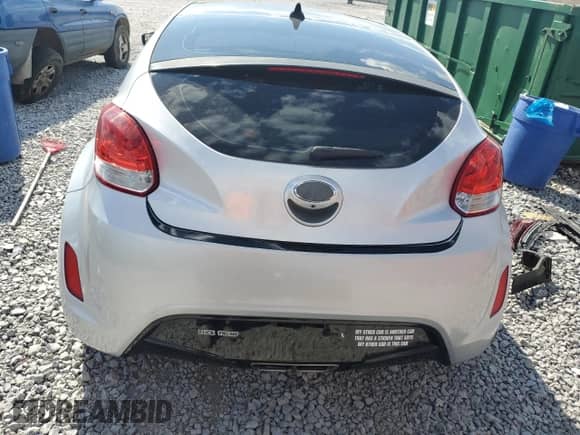✅ 2017 Hyundai Veloster Value Edition • VIN: KMHTC6AD0HU322355 • Lot: 84377585. Wystawiony na Copart z przebiegiem 91 618 mil mil. Skorzystaj z bezpłatnego archiwum sprzedaży aukcyjnych z USA i zobacz szczegółowy raport historii pojazdu na DreamBid. Zdjęcie 6.