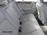 ✅ 2004 Mercedes-Benz C 320 • VIN: WDBRF64J04F551588 • Lot: 41971774. Wystawiony na IAAI z przebiegiem 184 594 mil. Bezpłatny archiwum sprzedaży aukcyjnych z USA i szczegółowy raport historii pojazdu na DreamBid. Zdjęcie 8.