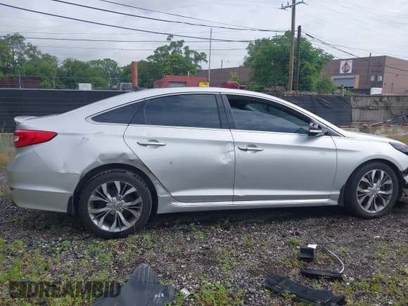 ✅ 2015 Hyundai Sonata Limited • VIN: 5NPE34ABXFH204630 • Лот: 42597813. Опубликован ранее на IAAI с пробегом 112 678 миль. Бесплатный доступ к архиву аукционных продаж из США и подробный отчёт об истории автомобиля на DreamBid. Изображение 13.