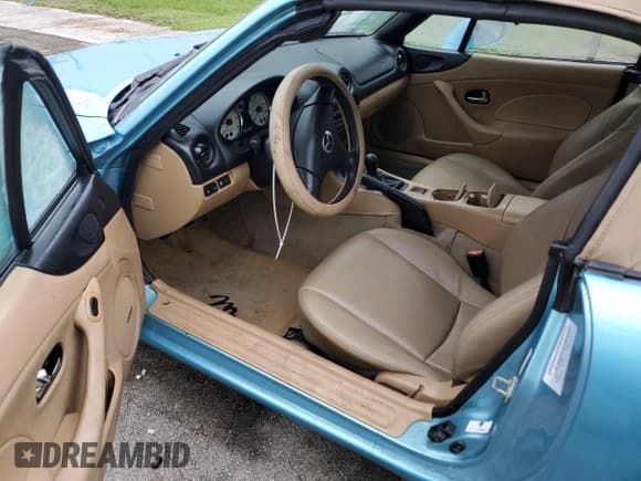 ✅ 2002 Mazda MX-5 Miata Cloth • VIN: JM1NB353920221121 • Lot: 74083274. Wystawiony na Copart z przebiegiem Nie podano. Bezpłatny archiwum sprzedaży aukcyjnych z USA i szczegółowy raport historii pojazdu na DreamBid. Zdjęcie 8.