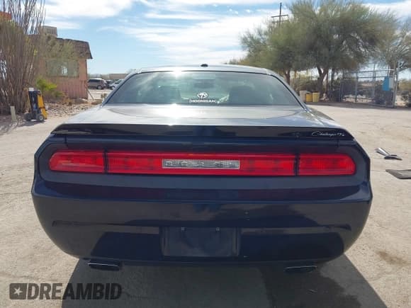 ✅ 2014 Dodge Challenger R/T 100th Anniversary Appearance • VIN: 2C3CDYBT0EH164492 • Lot: 41501691. Wystawiony na IAAI z przebiegiem 100 343 mil. Bezpłatny archiwum sprzedaży aukcyjnych z USA i szczegółowy raport historii pojazdu na DreamBid. Zdjęcie 17.