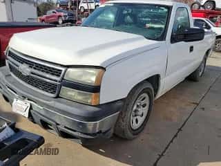 2006 Chevrolet Silverado 1500 Work Truck z VIN 1GCEC14X66Z293594, wystawiony jako IAAI lot #43023657 z przebiegiem Nie podano mil oraz . Historia ofert i sprzedaży dostępna na DreamBid. Obrazek 1.