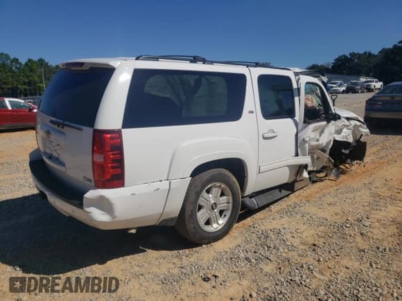 ✅ 2011 Chevrolet Suburban LT • VIN: 1GNSKJE36BR334082 • Lot: 85940265. Listed on Copart with 218,878 mi. Free auction sales archive from the USA and detailed vehicle history report at DreamBid. Image 3.