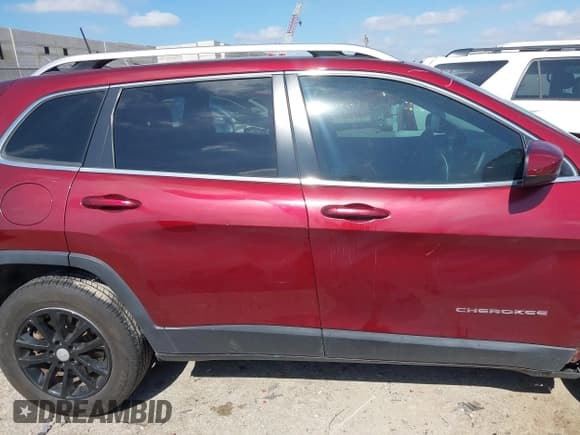 ✅ 2019 Jeep Cherokee Latitude • VIN: 1C4PJMCB3KD284140 • Лот: 42607798. Опубликован ранее на IAAI с пробегом 113 746 миль. Бесплатный доступ к архиву аукционных продаж из США и подробный отчёт об истории автомобиля на DreamBid. Изображение 13.
