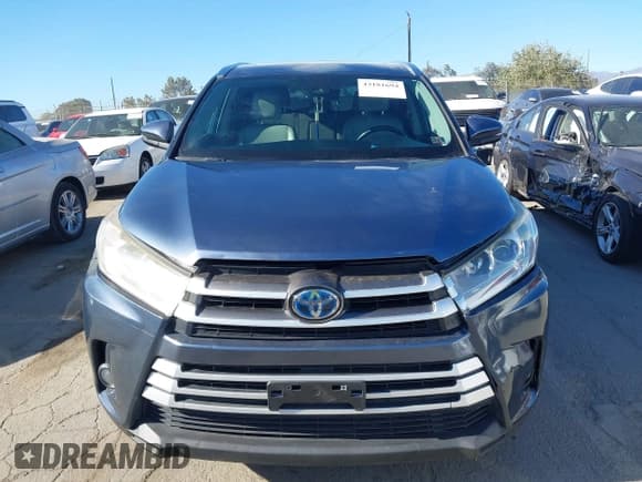 ✅ 2019 Toyota Highlander Hybrid XLE • VIN: 5TDJGRFH9KS053572 • Лот: 43181694. Опубликован ранее на IAAI с пробегом 96 093 миль. Бесплатный доступ к архиву аукционных продаж из США и подробный отчёт об истории автомобиля на DreamBid. Изображение 12.