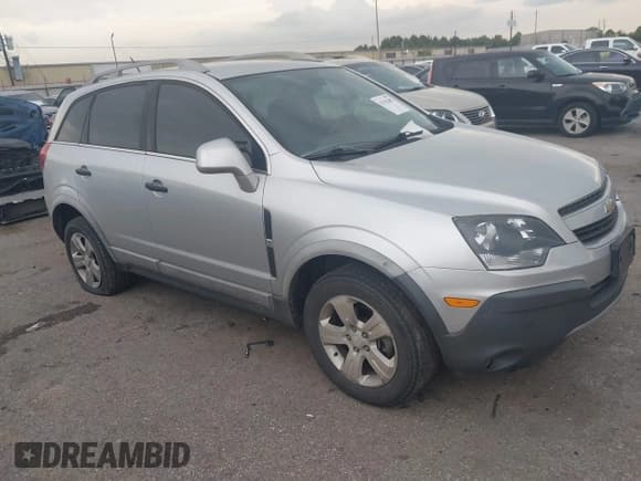 ✅ 2015 Chevrolet Captiva Sport LS • VIN: 3GNAL2EK8FS519825 • Lot: 43102487. Wystawiony na IAAI z przebiegiem 156 499 mil. Bezpłatny archiwum sprzedaży aukcyjnych z USA i szczegółowy raport historii pojazdu na DreamBid. Zdjęcie 1.