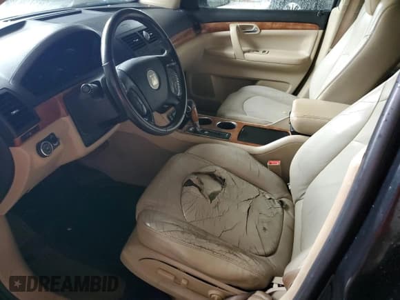 ✅ 2010 Saturn Outlook • VIN: 5GZLVVED8AJ208757 • Lot: 73583114. Wystawiony na Copart z przebiegiem 264 667 mil. Bezpłatny archiwum sprzedaży aukcyjnych z USA i szczegółowy raport historii pojazdu na DreamBid. Zdjęcie 7.