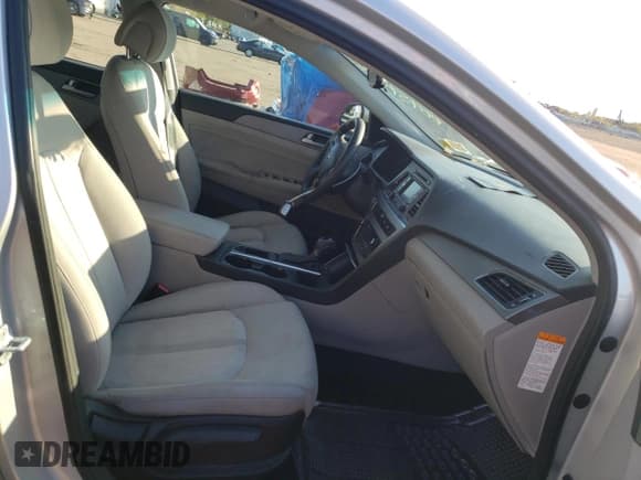 ✅ 2016 Hyundai Sonata SE • VIN: KMHE24L1XGA009574 • Lot: 63392512. Listed on Copart with 213,244 mi. Free auction sales archive from the USA and detailed vehicle history report at DreamBid. Image 5.
