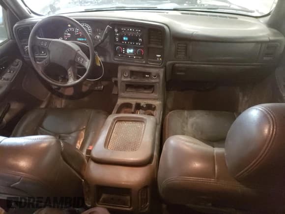 ✅ 2006 Chevrolet Silverado 2500HD Work Truck • VIN: 1GCHK29U66E132156 • Lot: 75212864. Wystawiony na Copart z przebiegiem 211 570 mil. Bezpłatny archiwum sprzedaży aukcyjnych z USA i szczegółowy raport historii pojazdu na DreamBid. Zdjęcie 8.