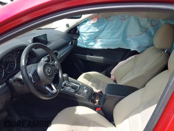 ✅ 2020 Mazda CX-5 Touring • VIN: JM3KFBCM2L0846174 • Lot: 42203758. Wystawiony na IAAI z przebiegiem 58 617 mil. Bezpłatny archiwum sprzedaży aukcyjnych z USA i szczegółowy raport historii pojazdu na DreamBid. Zdjęcie 5.