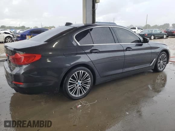 ✅ 2019 BMW 5 Series 530i • VIN: WBAJA5C58KBX86446 • Lot: 84418615. Listed on Copart with 124,027 mi. Free auction sales archive from the USA and detailed vehicle history report at DreamBid. Image 3.