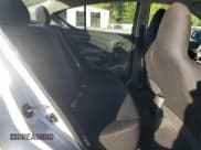 ✅ 2015 Nissan Versa S Plus • VIN: 3N1CN7AP6FL831424 • Lot: 90718905. Wystawiony na Copart z przebiegiem 108 226 mil. Bezpłatny archiwum sprzedaży aukcyjnych z USA i szczegółowy raport historii pojazdu na DreamBid. Zdjęcie 10.