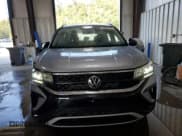 ✅ 2022 Volkswagen Taos S • VIN: 3VVMX7B29NM055685 • Лот: 70953165. Опубликован ранее на Copart с пробегом 53 571 миль. Бесплатный доступ к архиву аукционных продаж из США и подробный отчёт об истории автомобиля на DreamBid. Изображение 5.