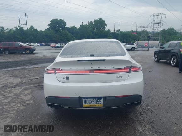 ✅ 2018 Lincoln MKZ Premiere • VIN: 3LN6L5A94JR629088 • Lot: 42651702. Listed on IAAI with 106,789 mi. Free auction sales archive from the USA and detailed vehicle history report at DreamBid. Image 17.