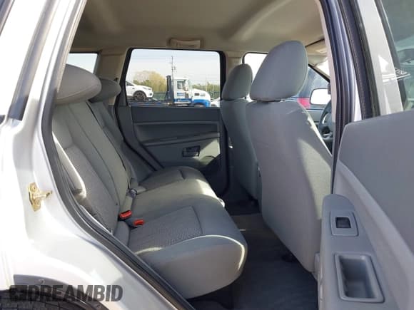 ✅ 2007 Jeep Grand Cherokee Laredo • VIN: 1J8GS48K87C663341 • Лот: 43636740. Опубликован ранее на IAAI с пробегом 198 156 миль. Бесплатный доступ к архиву аукционных продаж из США и подробный отчёт об истории автомобиля на DreamBid. Изображение 8.