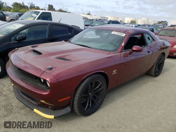 ✅ 2021 Dodge Challenger R/T Scat Pack • VIN: 2C3CDZFJ0MH651656 • Lot: 51783883. Wystawiony na Copart z przebiegiem 8 527 mil. Bezpłatny archiwum sprzedaży aukcyjnych z USA i szczegółowy raport historii pojazdu na DreamBid. Zdjęcie 1.