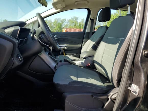 ✅ 2015 Ford C-Max SE • VIN: 1FADP5AU2FL119886 • Lot: 54657915. Wystawiony na Copart z przebiegiem 76 411 mil. Bezpłatny archiwum sprzedaży aukcyjnych z USA i szczegółowy raport historii pojazdu na DreamBid. Zdjęcie 7.